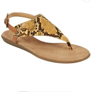 NWT Aerosoles Womens In Conchlusion Yellow Snake Print Sandals Shoes SIZE 9.5M